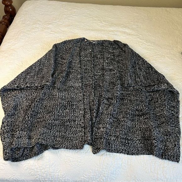 Women’s Oversized Soft Surroundings Black & White Knit Shawl Sweater One Size - Picture 7 of 14